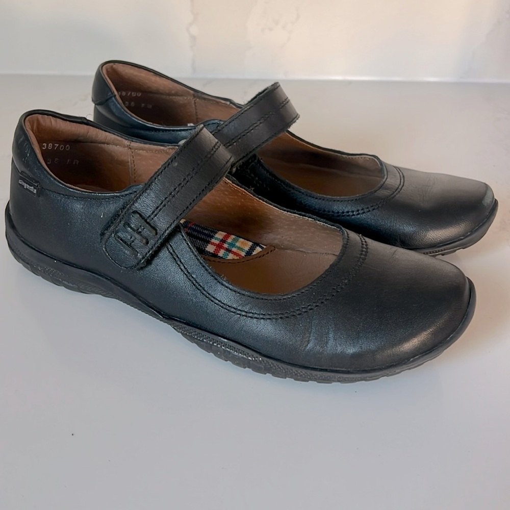 Mary Jane Genuine Leather Shoes EUC